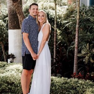 White flowy dress, like new condition